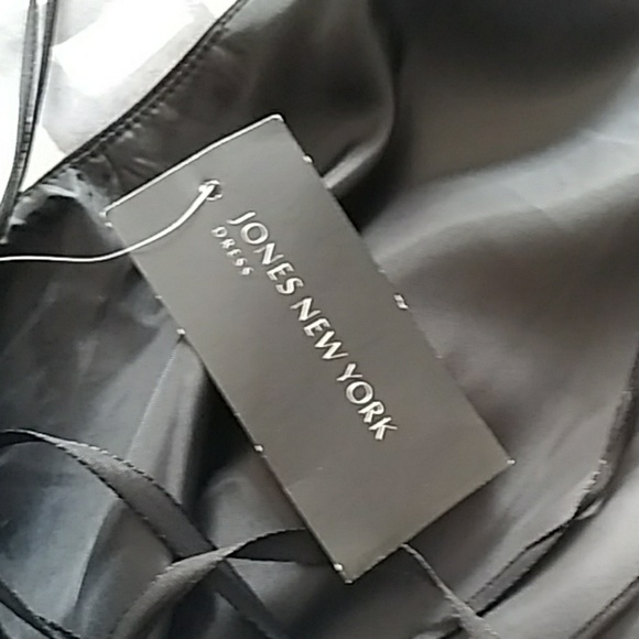 Dress - Picture 4 of 5